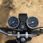 Budíky, ukazujou dokonce zařazený rychlostní stupeň, občas se tam ale objevují čísla, který ta převodovka ani nemá :)