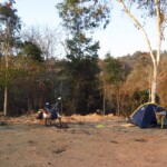 už se stmívalo a civilizace v nedohlednu, tak jsme zakempovali