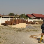 Za budovou turistických informací