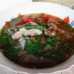 Typická laoská nudlová polévka