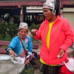 Babičky prodávající opium, když jim nedáte peníze, tak nepohrdnou ani jídlem, což svědčí o tom, že na tom asi vážně nejsou zas tak dobře